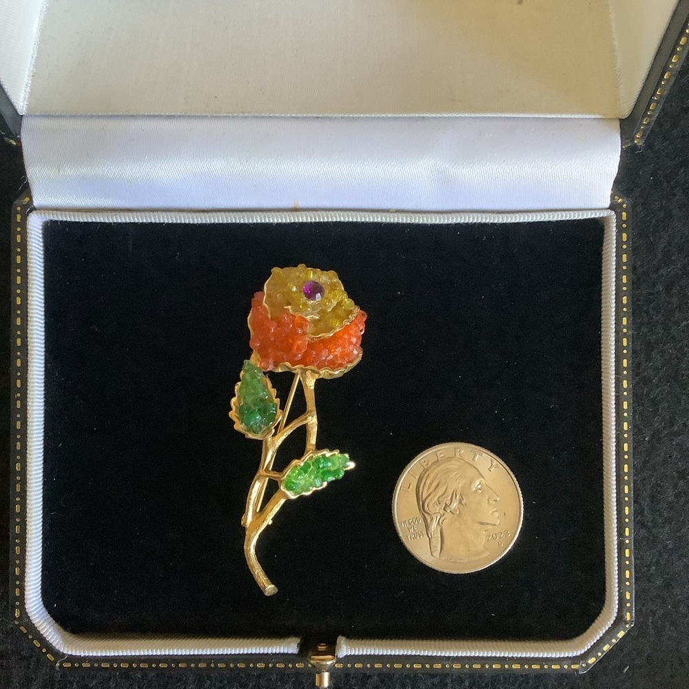 Vintage WEISS flower brooch.